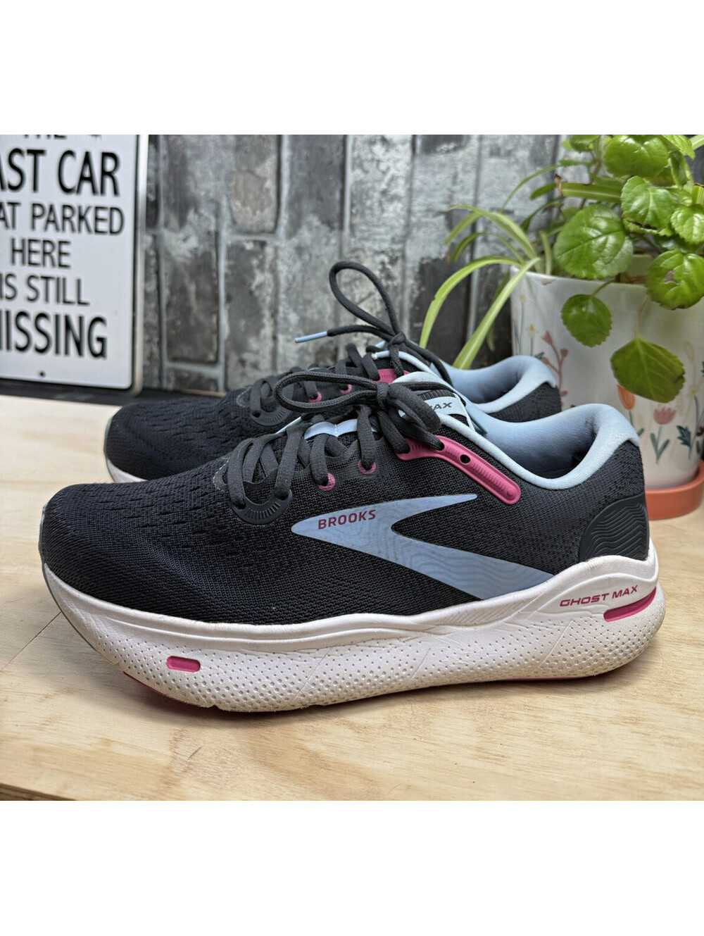 Brooks Ghost Max Men's Black/Gray Lace-Up Sneaker 120395-1D-082